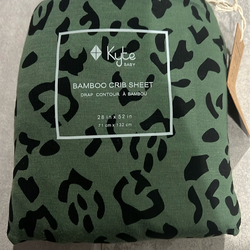 Brand new baby fitted crib sheet